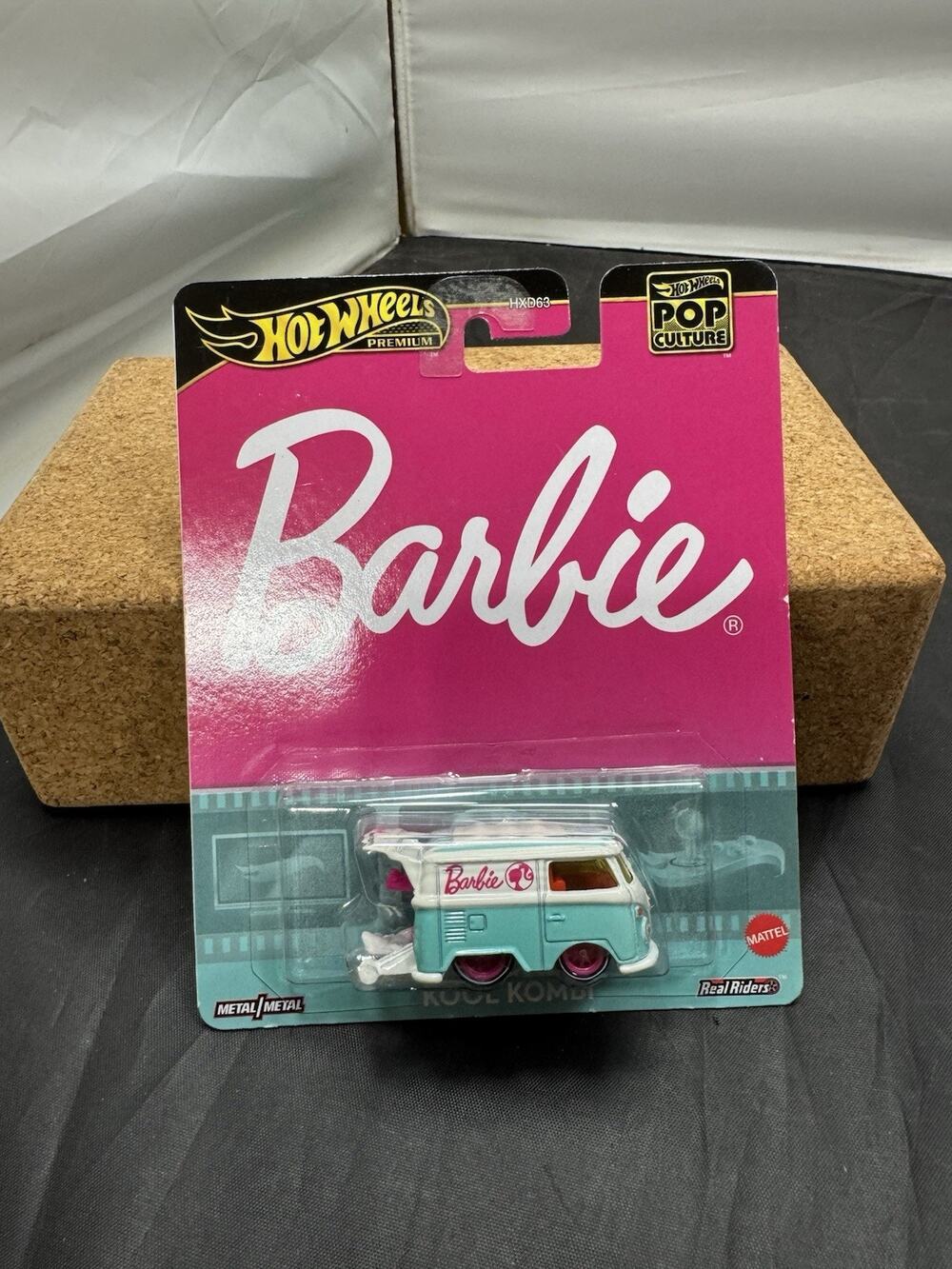 Hot Wheels Premium Pop Culture Barbie Kool Kombi VW Bus Real Riders Volkswagen